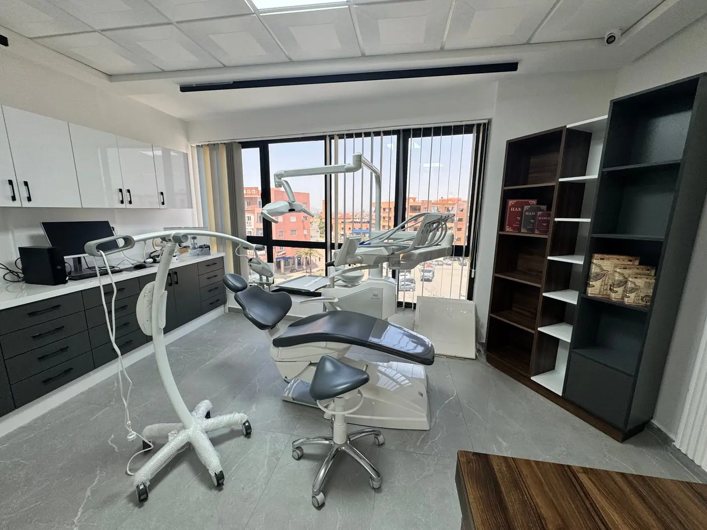 Les implants dentaires à Marrakech : une solution durable pour retrouver votre sourire